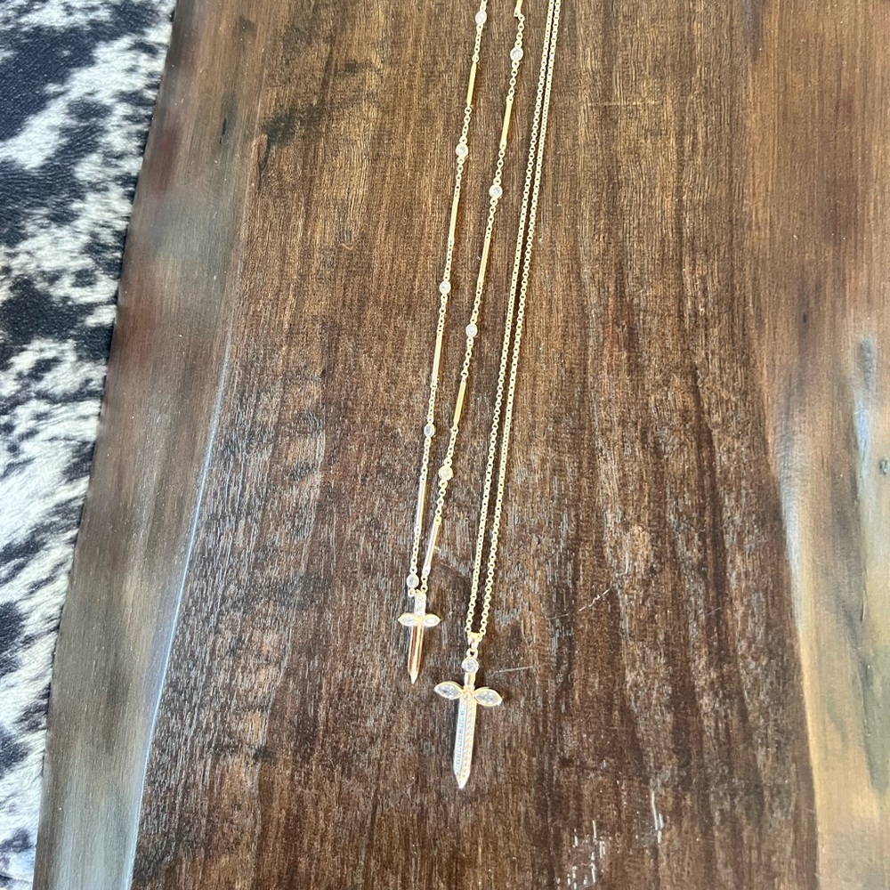 Liliclaspe double dagger necklace